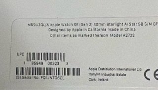 Apple Watch SE (2ª Gen) con muchos accesorios