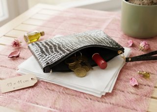 Monedero/Clutch Negro Efecto Cocodrilo
