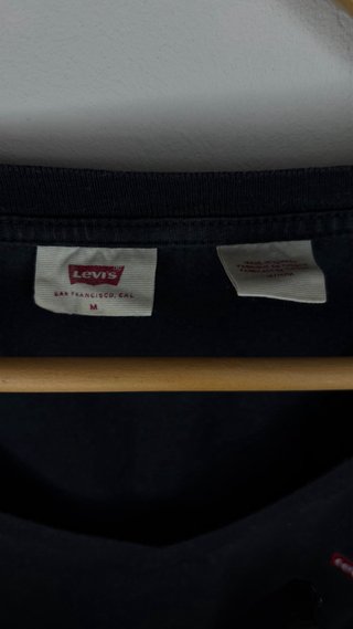 Camiseta Levi's Negra V-Neck