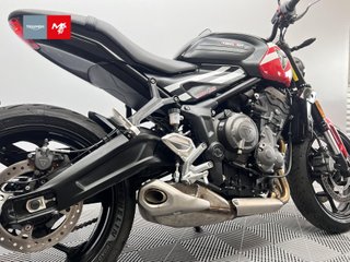 TRIUMPH TRIDENT 660 2025 1093 kms.
