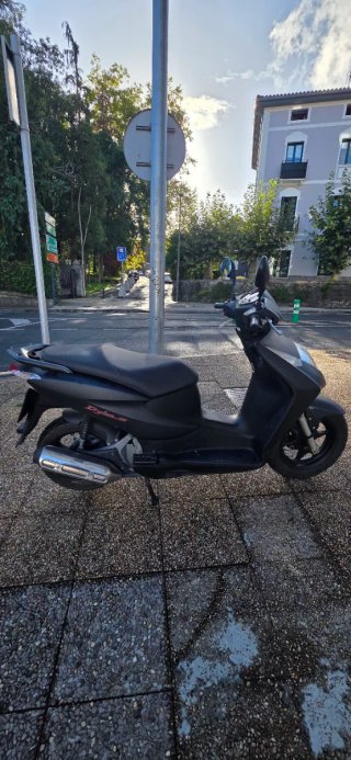Honda Dylan 125cc Negra 5700km