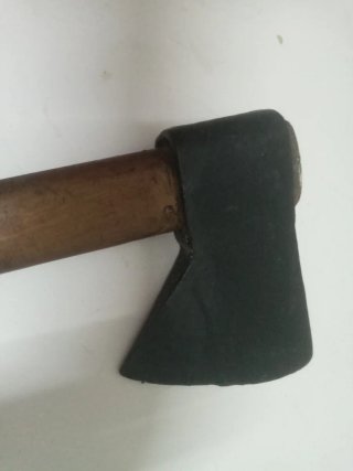 Hacha de mano