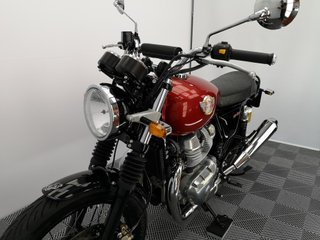 ROYAL ENFIELD INTERCEPTOR 650 2023 7390 kms.