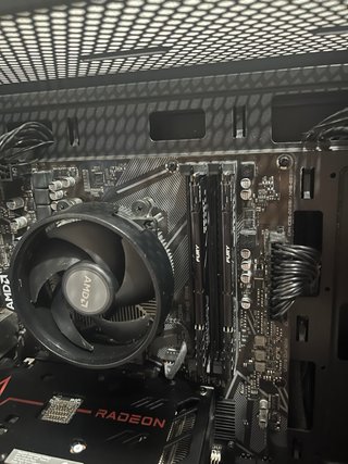PC Gaming Ryzen 5 + RX 6600 8GB