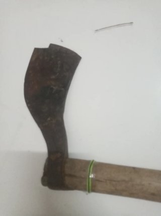 Hacha de mano antigua