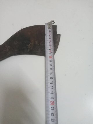 Hacha de mano antigua
