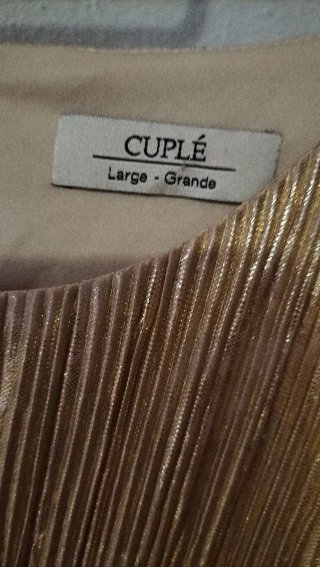 Vestido de fiesta dorado sin mangas