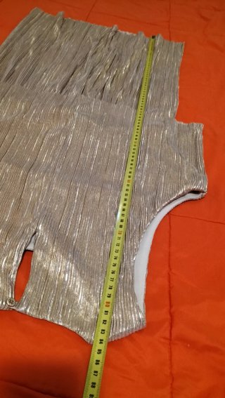Vestido de fiesta dorado sin mangas