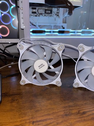 Ventiladores PC ARGB blancos - set de 3