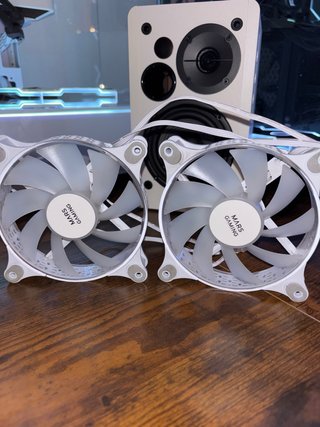 Ventiladores PC ARGB blancos - set de 3
