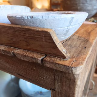 Alacena auxiliar de madera y cristal