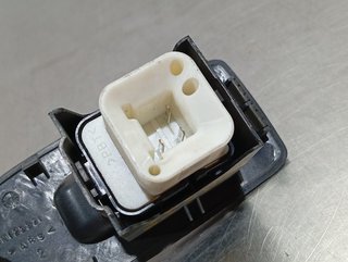 MANDO ELEVALUNAS TRASERO DERECHO MITSUBISHI MONTE