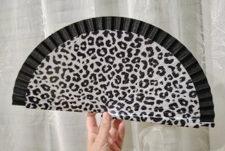 Abanico exclusivo con estampado de leopardo