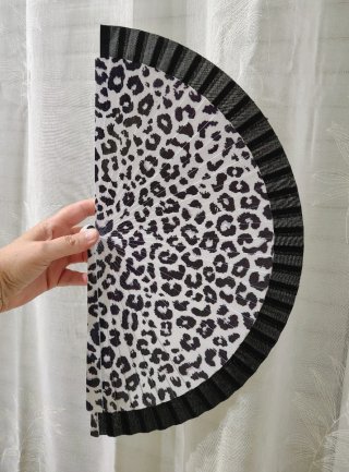 Abanico exclusivo con estampado de leopardo