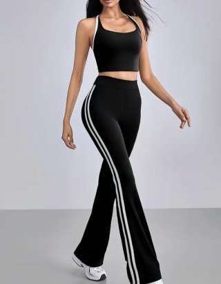 Pantalón deportivo negro con rayas