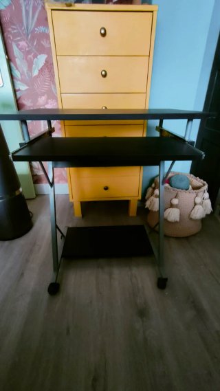 Mesa Ordenador Negra con Bandeja Deslizable