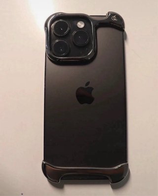 Funda iPhone 14 Pro ARC PULSE