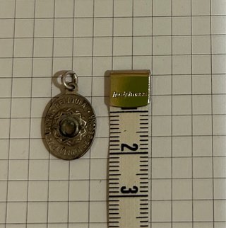 Medalla Relicario Virgen de Begoña Plata