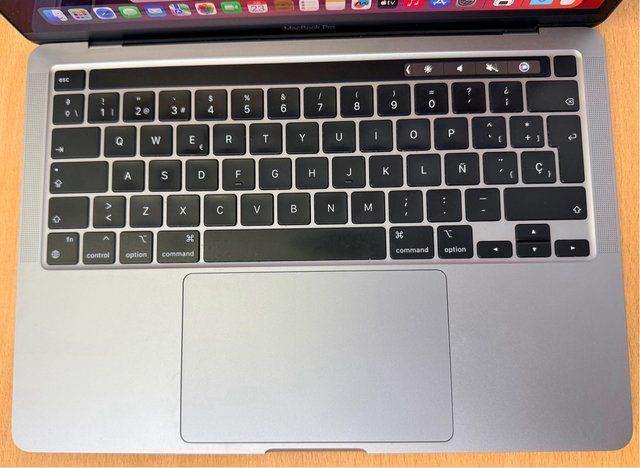 MacBook Pro M2 16GB