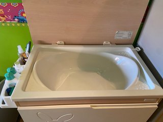 Cambiador bebé 4 cajones + bañera de Prenatal.