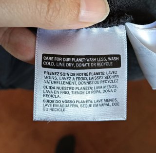 Sudadera Levi's con capucha negra