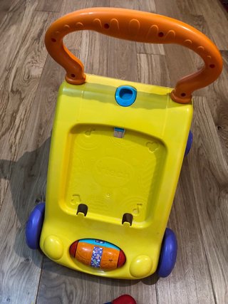 Correpasillos y centro de actividades 2 en 1 vtech