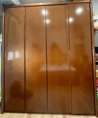 Dormitorio nogal: armario, cama, mesillas y cómoda