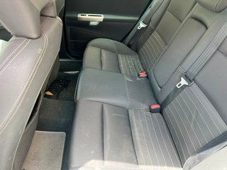Volvo S40 1.6 Kinetic gasolina Nacional averiado