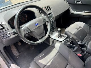 Volvo S40 1.6 Kinetic gasolina Nacional averiado