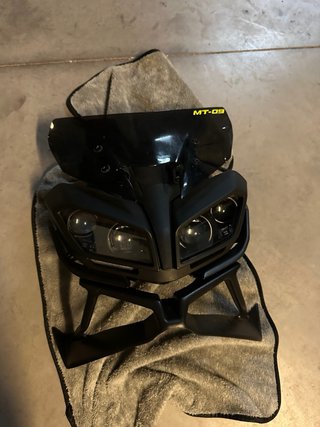 Faro Yamaha MT-09