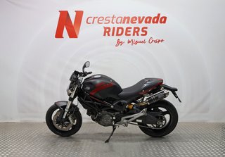 Ducati Monster 696
