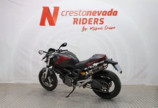 Ducati Monster 696