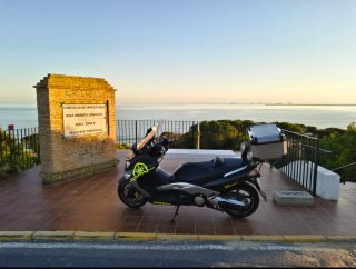 Yamaha TMAX 500 black mak con ABS Maxi Scooter Neg