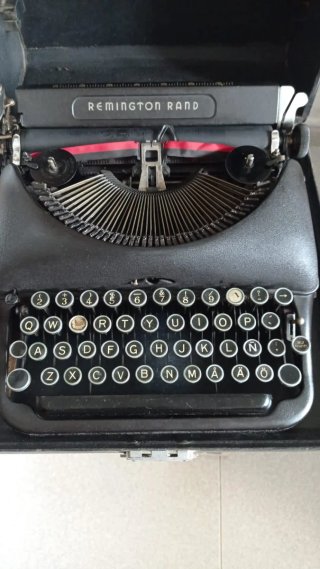 Máquina de escribir Remington Rand antigua