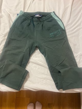 Pantalones deportivos Trinity College