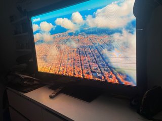 Televisión Samsung Negra y Azul