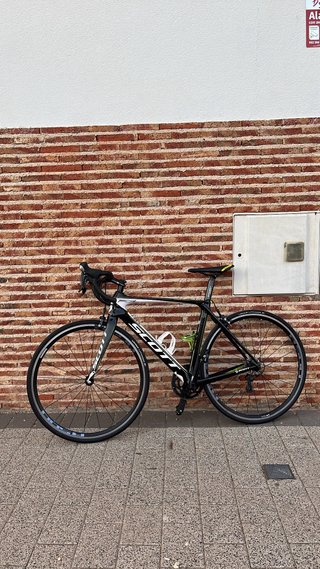 Bicicleta de carretera Scott Negra