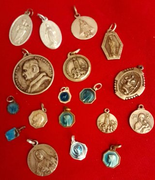 Lote antiguo medallas religiosas