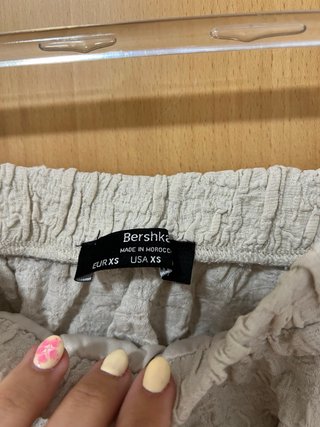 Top corto beige Bershka