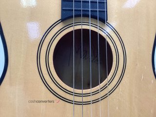 guitarra clasica no tiene no tiene