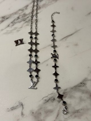 Conjunto Louis Vuitton Plata y Verde