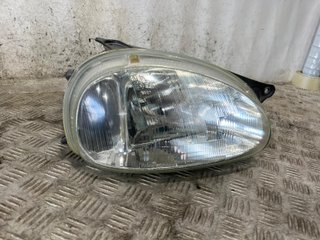 FARO DERECHO OPEL CORSA B 90444785