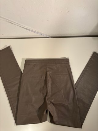 Pantalón efecto piel Massimo Dutti T34
