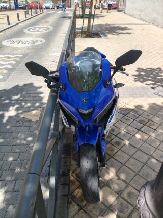 Moto Mitt GP1 Azul y Blanca