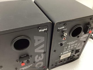 altavoces pc m-audio av32
