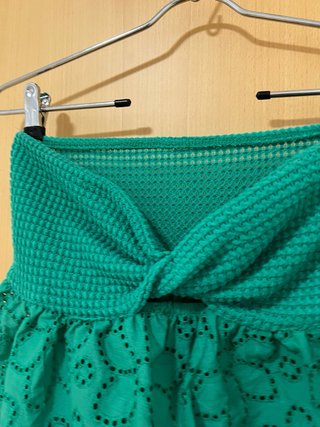 Top Shein verde con nudo