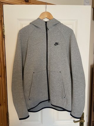 Sudadera Nike Tech Gris