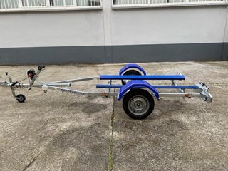 Remolque moto de agua