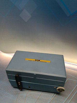 Proyector de cine SUPER 8 RICOH 8P TRIOSCOPE, no funciona, arranca pero hace un ruido demoledor, para piezas