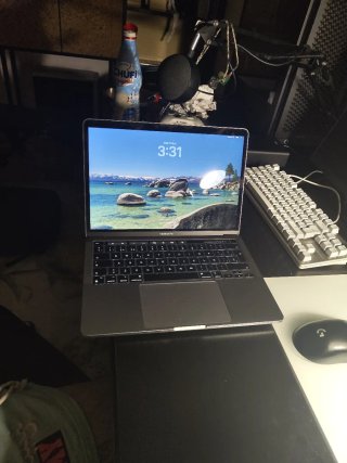 MacBook Pro M2 13 8GB RAM 250GB SSD